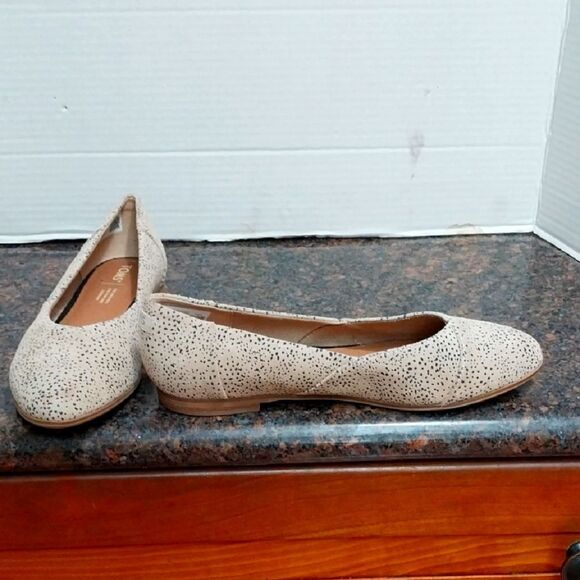 Toms Cream Flats Elegant Shimmer Design - Picture 1 of 5